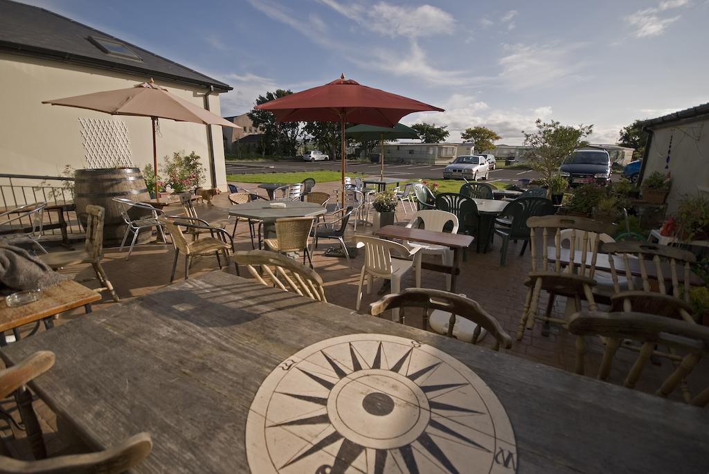 Beach Hotel & Restaurant 다우닝스 외부 사진