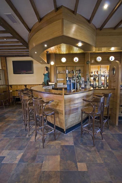 Beach Hotel & Restaurant 다우닝스 외부 사진